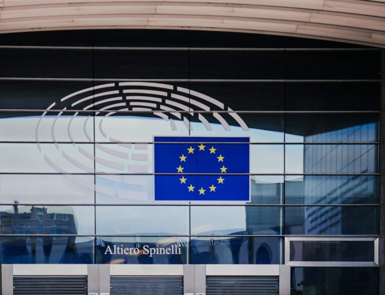 KI-Governance und regulatorische Anforderungen für Schweizer Unternehmen